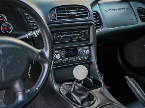 Used 2002 Chevrolet Corvette Z06 w/ Memory Pkg image 91