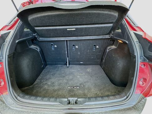 Used 2020 Nissan Kicks SR w/ SR Premium Package FWD image 16
