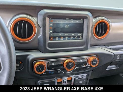 Used 2023 Jeep Wrangler Unlimited AWD/4WD image 25