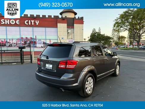 Used 2017 Dodge Journey SE w/ Flexible Seating Group FWD image 4