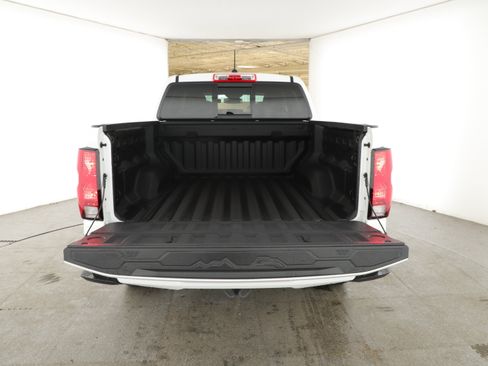 Used 2026 Chevrolet Colorado LT RWD image 5