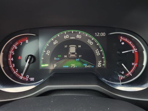 Used 2023 Toyota RAV4 LE FWD image 15