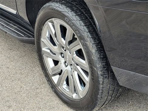 Used 2021 GMC Yukon XL SLT w/ SLT Premium Package image 7