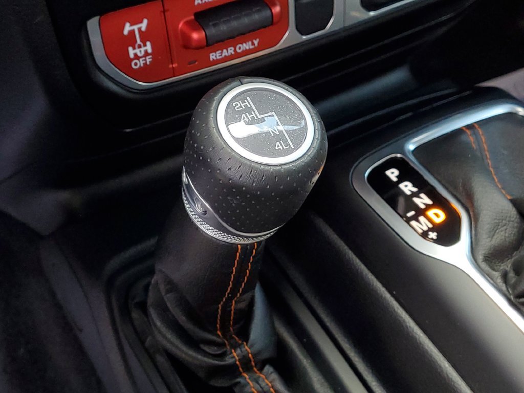 Used 2022 Jeep Gladiator Mojave w/ Cold Weather Group AWD/4WD image 31