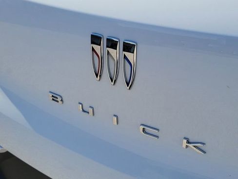 Used 2025 Buick Encore GX Preferred AWD/4WD image 8