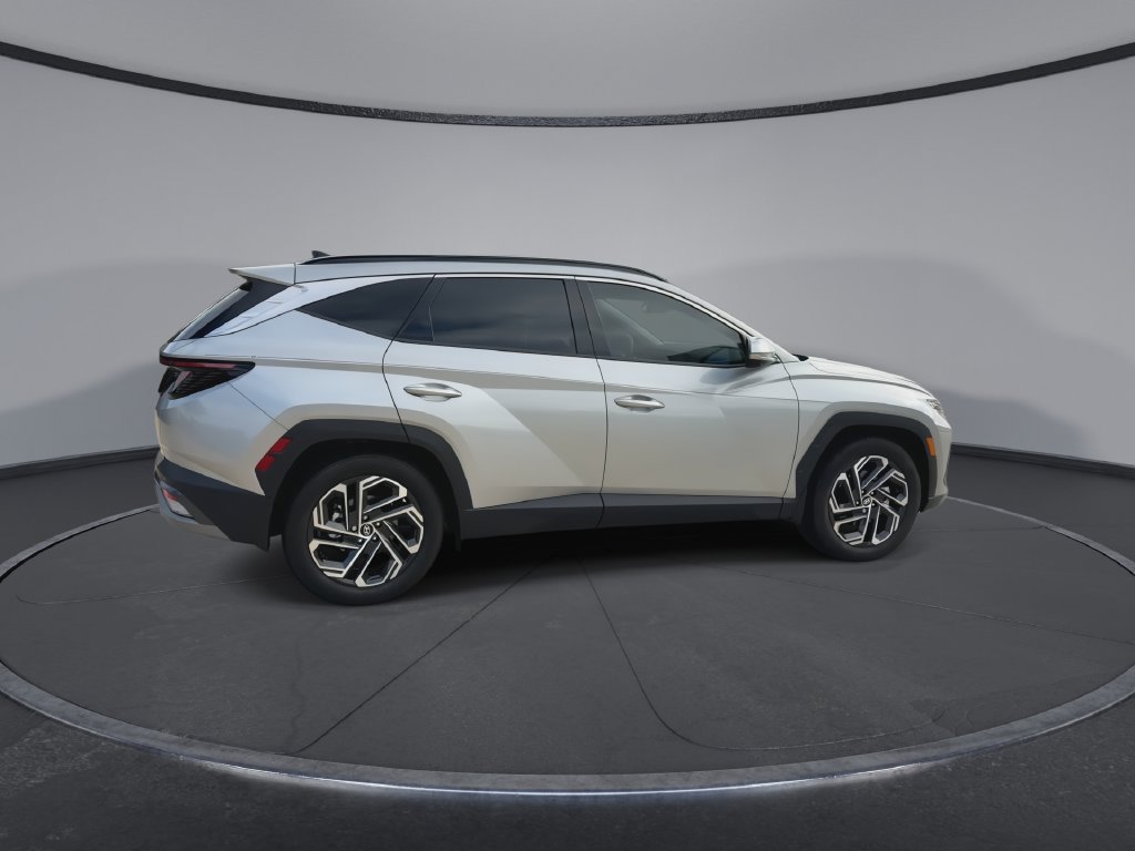 Used 2025 Hyundai Tucson Limited FWD image 9