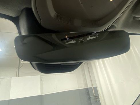 Certified 2025 Volvo XC40 B5 Core image 27