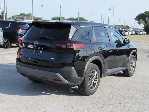 Used 2023 Nissan Rogue S AWD/4WD image 3