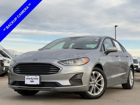 Used 2020 Ford Fusion SE image 2