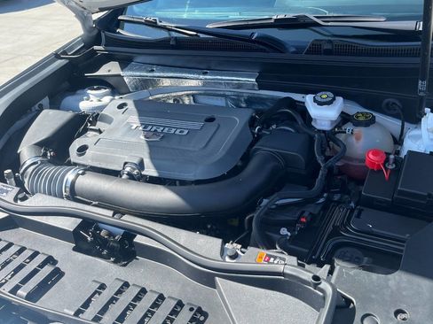 Used 2024 Cadillac XT4 Premium Luxury image 10