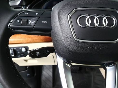 Used 2023 Audi Q5 2.0T Prestige w/ Prestige Package image 10