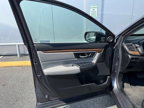 Used 2022 Honda CR-V Touring image 10