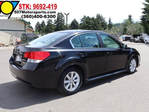 Used 2011 Subaru Legacy 2.5i Premium AWD/4WD image 9