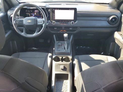 Used 2023 Chevrolet Colorado W/T image 9