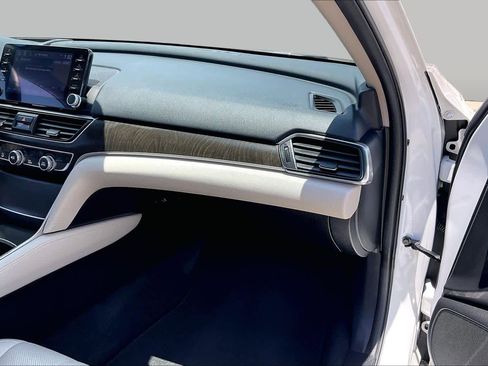 Used 2021 Honda Accord Touring image 20
