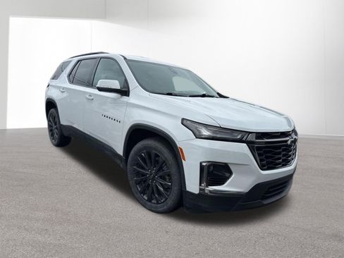 Used 2022 Chevrolet Traverse RS w/ LPO, Floor Liner Package AWD/4WD image 3