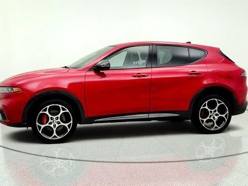 Used 2024 Alfa Romeo Tonale Veloce w/ Active Assist Package AWD/4WD image 8