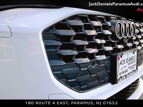 Used 2025 Audi Q5 Premium w/ Convenience Package image 20