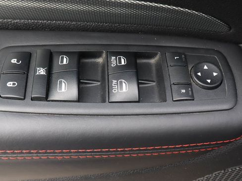Used 2018 Dodge Durango R/T w/ Technology Group RWD image 15