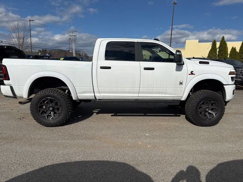 New 2025 RAM 2500 Big Horn AWD/4WD image 6