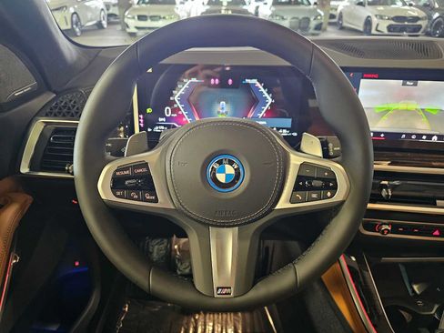 New 2026 BMW X5 xDrive50e w/ Executive Package AWD/4WD image 11
