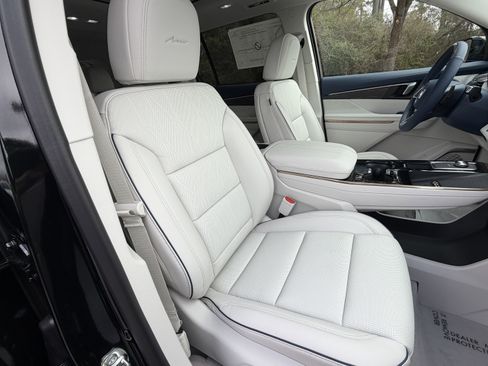 New 2026 Buick Enclave Avenir w/ Super Cruise Package image 23