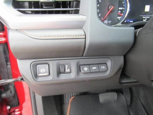 Used 2023 GMC Acadia AT4 w/ Technology Package AWD/4WD image 21