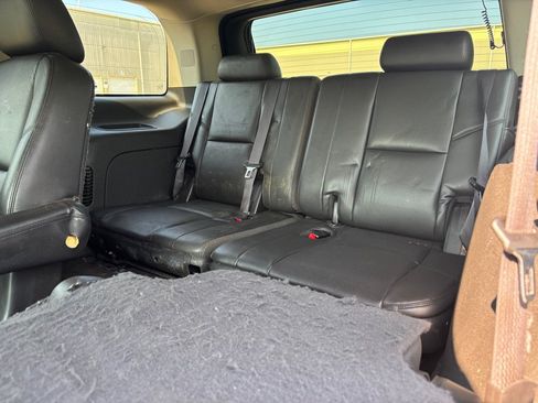 Used 2013 Cadillac Escalade Premium AWD/4WD image 13
