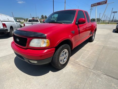 Used 2000 Ford F150 XLT AWD/4WD image 4