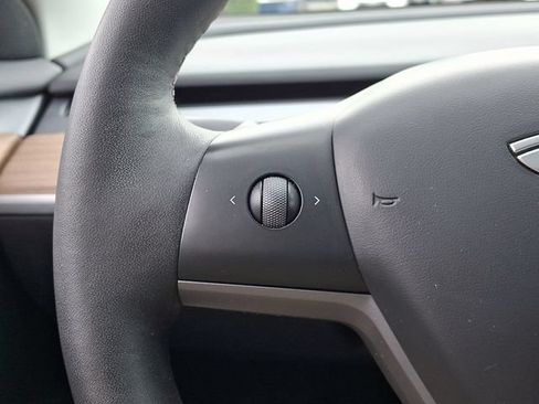 Used 2023 Tesla Model 3 Standard Range RWD image 23