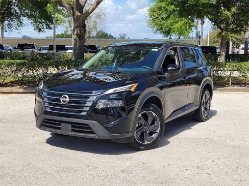 Used 2025 Nissan Rogue SV image 1