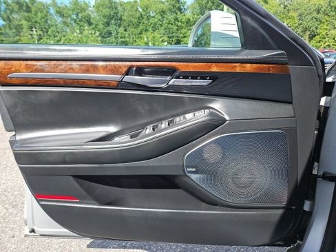 Used 2017 Genesis G90 3.3T Premium AWD/4WD image 33