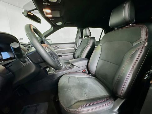 Certified 2019 Ford Explorer XLT w/ Equipment Group 202A image 12