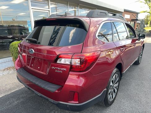 Used 2017 Subaru Outback 3.6R Limited AWD/4WD image 3