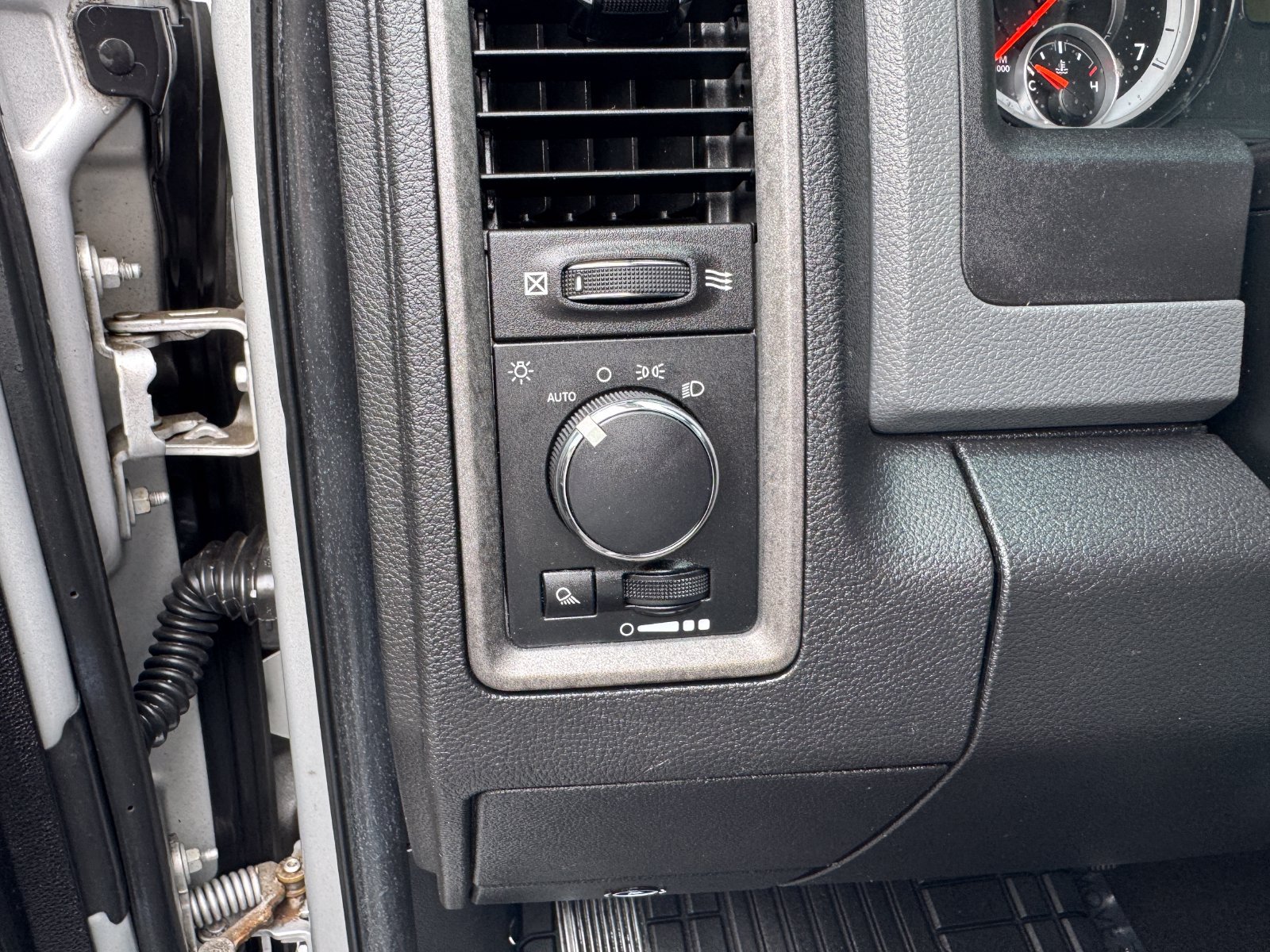 Used 2013 RAM 1500 Tradesman w/ Popular Equipment Group AWD/4WD image 13