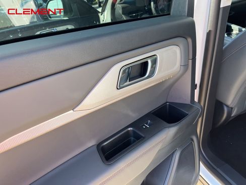 New 2025 Ford Explorer Active w/ Active Comfort Package image 30