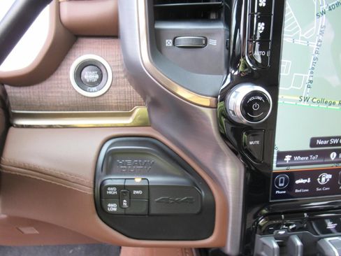 Used 2021 RAM 2500 Limited AWD/4WD image 28
