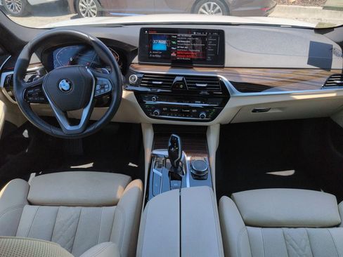 Used 2023 BMW 540i w/ Premium Package RWD image 15