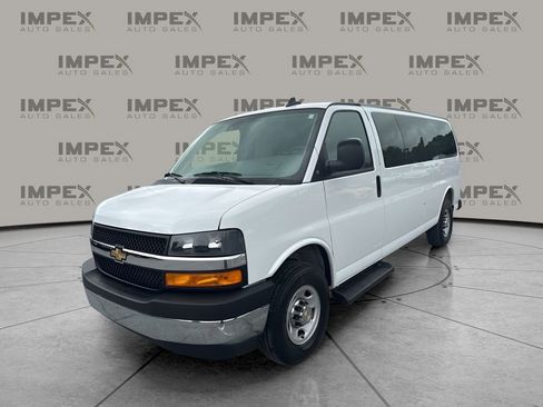 Used 2025 Chevrolet Express 3500 LT w/ LT Preferred Equipment Group RWD image 1
