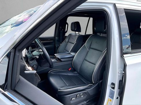 Used 2024 Cadillac Escalade Premium Luxury AWD/4WD image 26