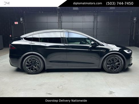 Used 2023 Tesla Model X image 7