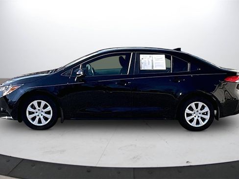 Used 2025 Toyota Corolla LE image 6