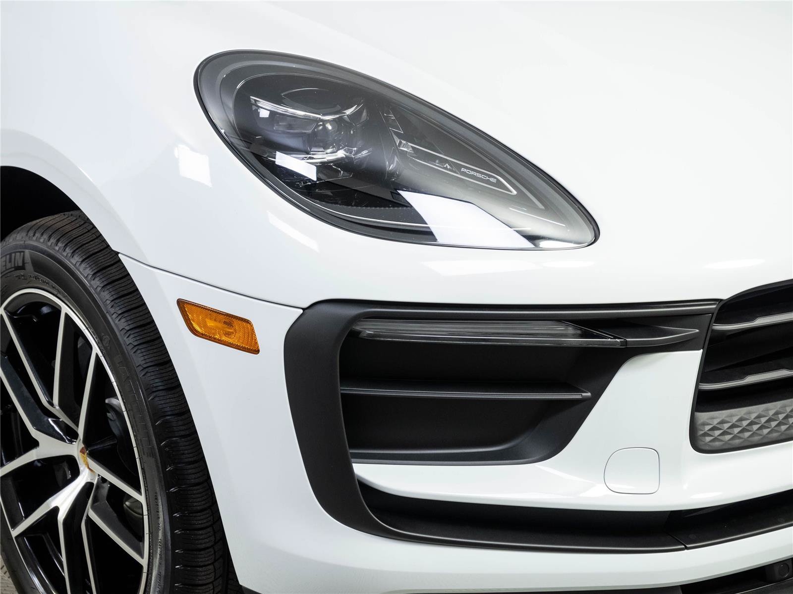New 2026 Porsche Macan Turbo AWD/4WD image 37