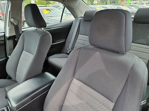 Used 2016 Toyota Camry LE image 12