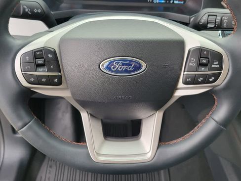 Used 2025 Ford Explorer Active image 19