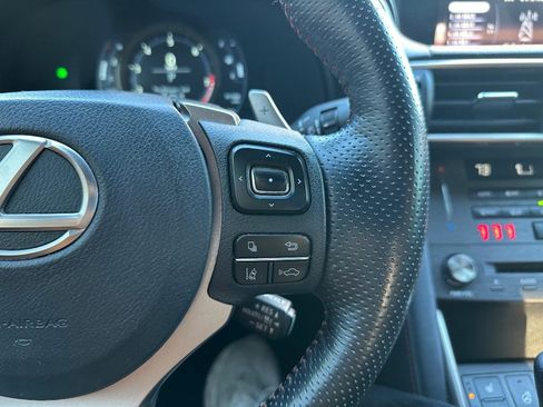 Used 2019 Lexus IS 300 AWD image 12