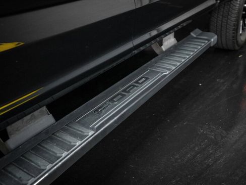 Used 2022 Ford F250 Lariat w/ Black Appearance Package image 21