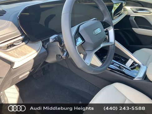 Used 2025 Audi Q5 Premium w/ Convenience Package AWD/4WD image 12
