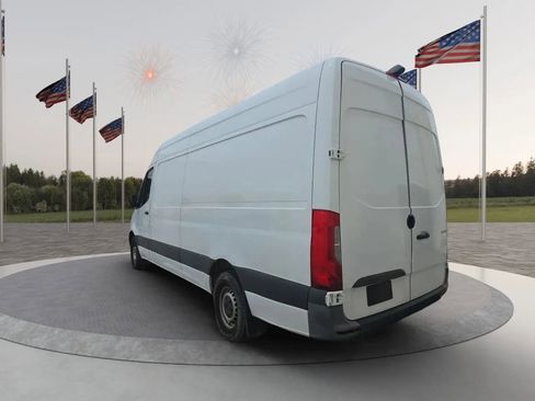 Used 2021 Mercedes-Benz Sprinter 2500 w/ Driver Convenience Package image 2