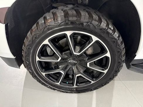 Used 2023 Chevrolet Tahoe RST AWD/4WD image 5